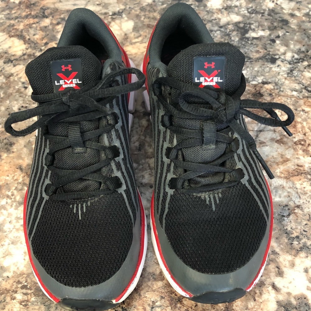 Boys under armour tennis shoes